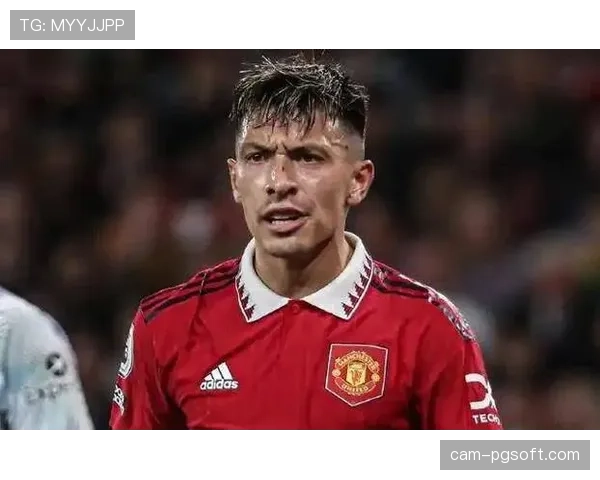 曼联后卫伤情更新详细:利桑德罗·马丁内斯疑似小腿受伤情况,俱乐部希望缺阵时间控制在1至2周范围内