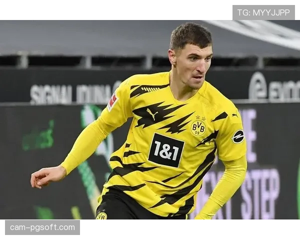 “门将参与进攻”常态化:评述德甲球队构建后场出球体系的新思路 “门将参与进攻”常态化:评述德甲球队构建后场出球体系的新思路